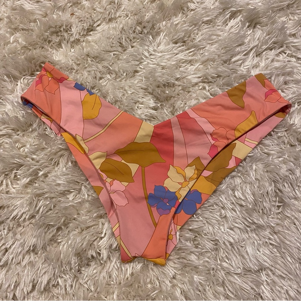 Billabong large cheeky groovy bikini bottoms